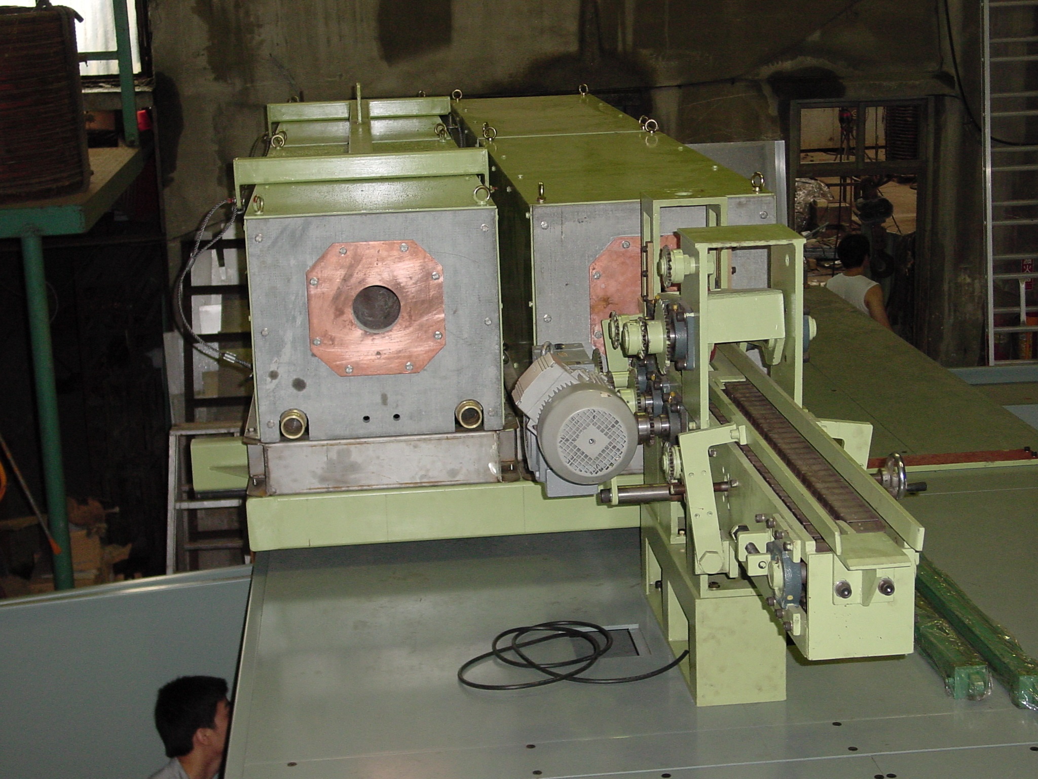 高週波感應加熱爐及自動送料設備 